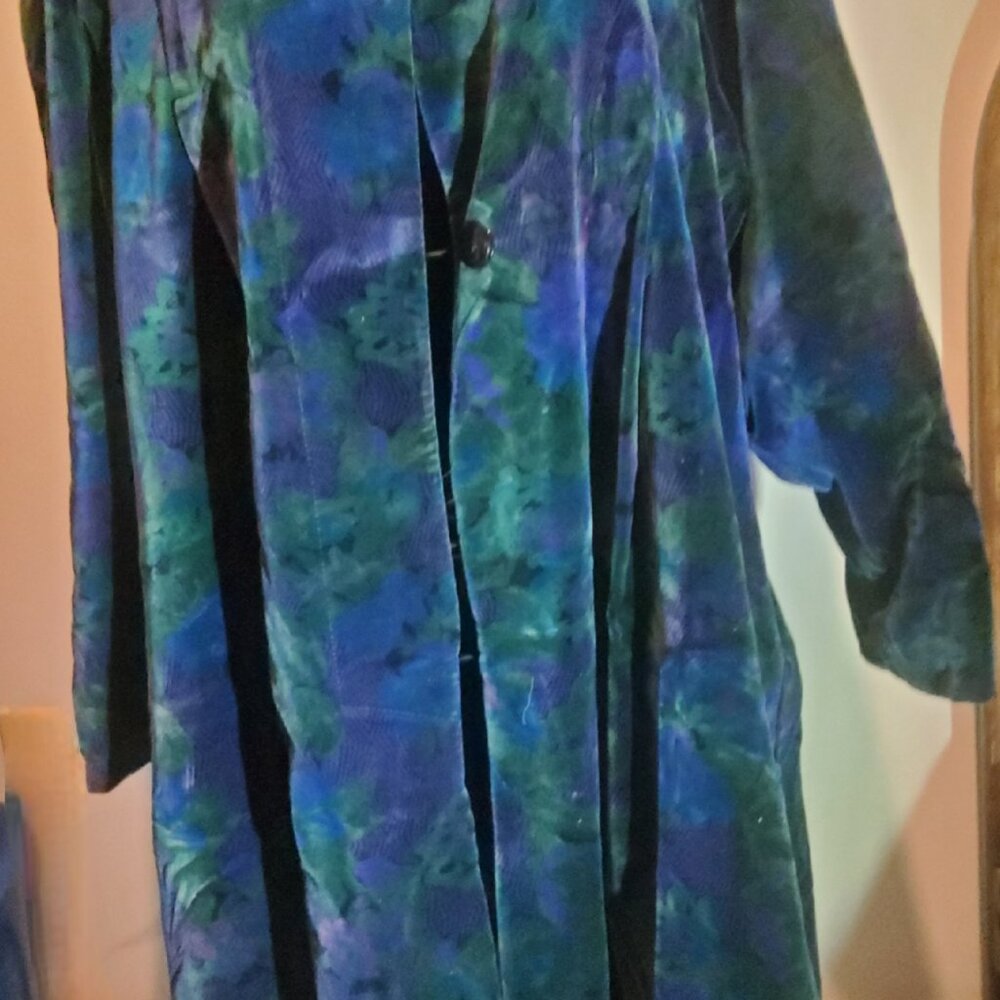 SWING COAT BY LUBA PARIS  RETIRED  HUGE BOTTOM SWING  VINTAGE PEICE  SALE/
